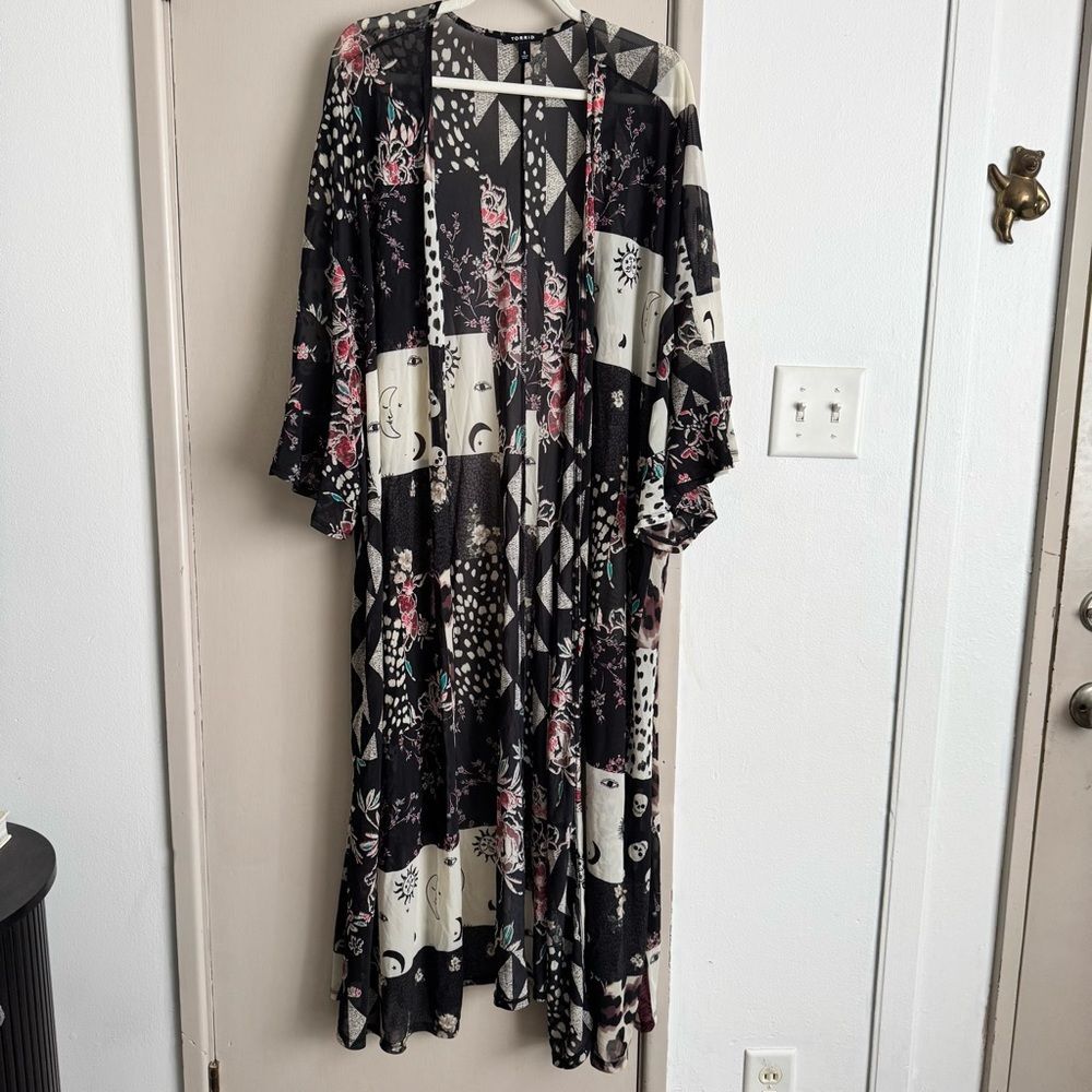 Torrid Mixed Print Floral Animal Print Moon Sheer Kimono Top - Picture 2 of 7